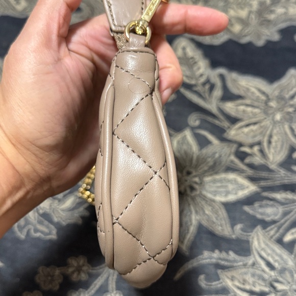 Authentic Mario Valentino Beige Quilted Women's shoulder Bag - Picture 8 of 12